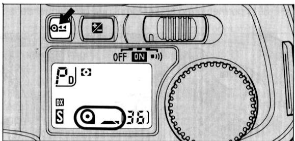 NIKON F-801S - REBOBINAGE DU FILM - 3