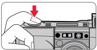 NIKON LITE TOUCH ZOOM 100ED-QD - Appuyez à fond sur le bouton pour prendre la photo. - 1