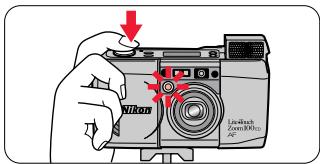 NIKON LITE TOUCH ZOOM 100ED-QD - Using the self-timer - 3