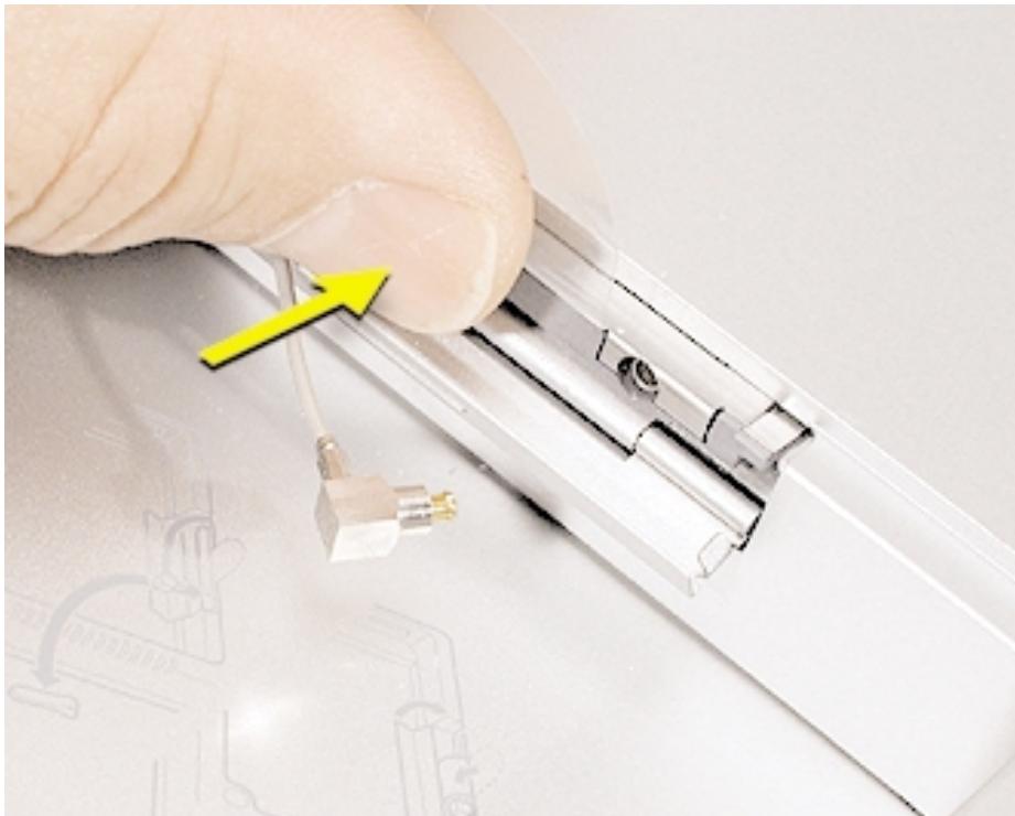 APPLE POWERBOOK G4 15 POUCES - Installation de la Carte AirPort Extreme de remplacement - 6