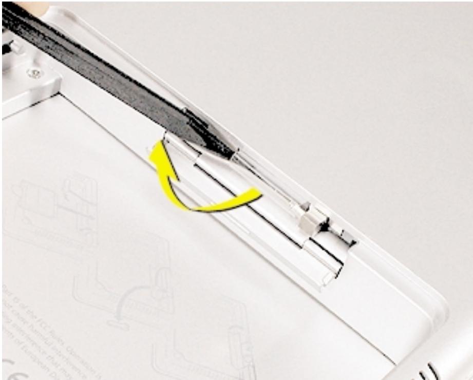 APPLE POWERBOOK G4 15 POUCES - Installation de la Carte AirPort Extreme de remplacement - 2