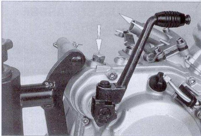 PEUGEOT XP6 SUPERMOTARD - DEPOSE DE L'EMBRAYAGE - 1