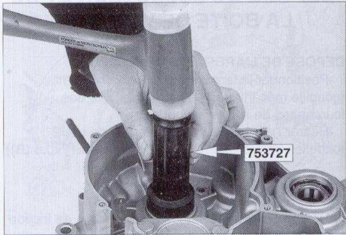 PEUGEOT XP6 SUPERMOTARD - REEMPLACEMENT DES ROULEMENTS ET DES JOINTS - 1