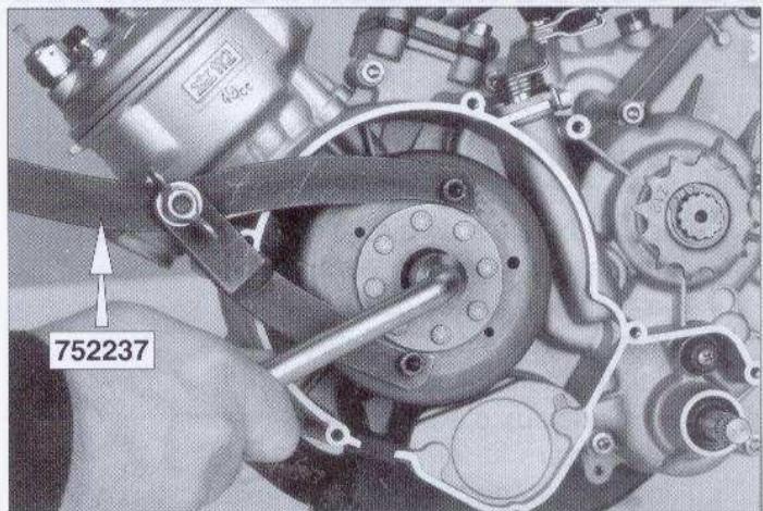PEUGEOT XP6 SUPERMOTARD - DEPOSE DU VOLANT MAGNETIQUE - 1