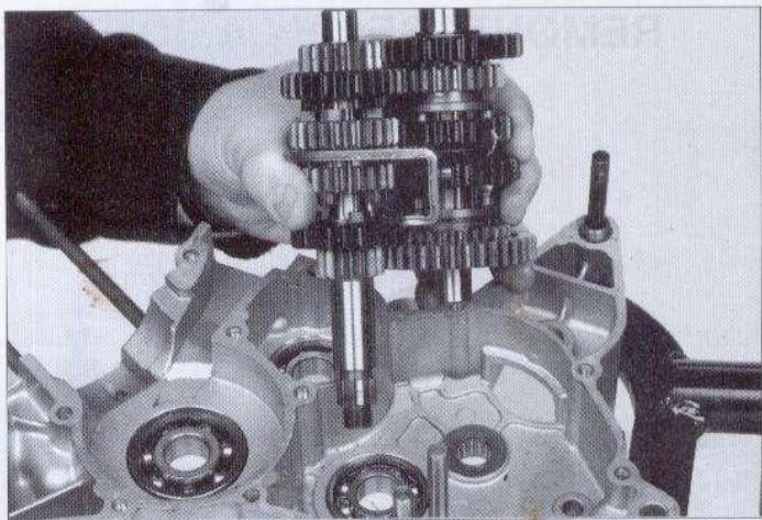 PEUGEOT XP6 SUPERMOTARD - REMONTAGE DE L'ARBRE DE SELECTEUR : - 1