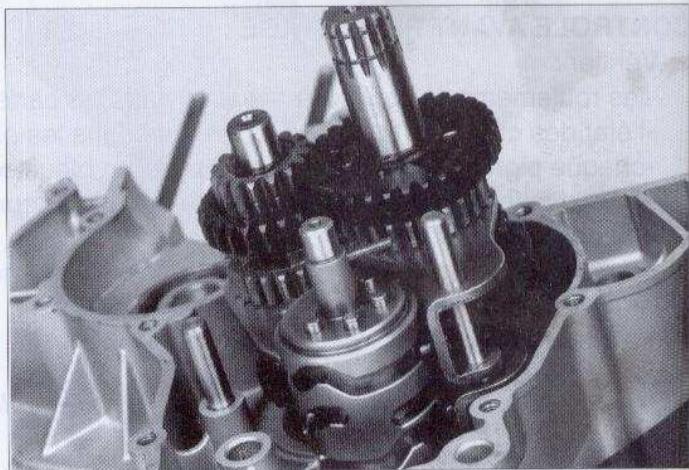 PEUGEOT XP6 SUPERMOTARD - REMONTAGE DE L'ARBRE DE SELECTEUR : - 3
