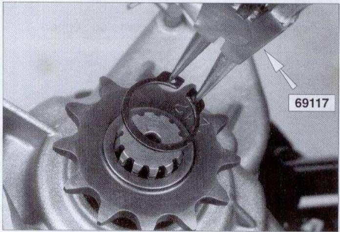 PEUGEOT XP6 SUPERMOTARD - DEPOSE DU PIGNON DE SORTIE DE BOITE - 1