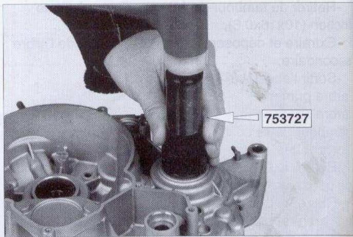 PEUGEOT XP6 SUPERMOTARD - REEMPLACEMENT DES ROULEMENTS ET DES JOINTS - 2