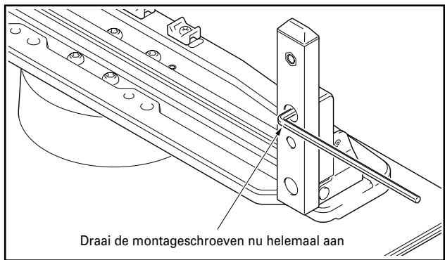 PIONEER PDK-TS05 - Draai de montageschroeven nu (op 4 plaatsen aan de linker- en rechterzijde) helemaal aan. - 1