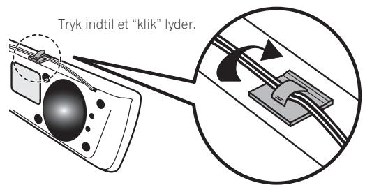 PIONEER HTP-SLH500 - Monter de medfolgende tradstaenger til den overste del af enheden og tag kablet der. - 1