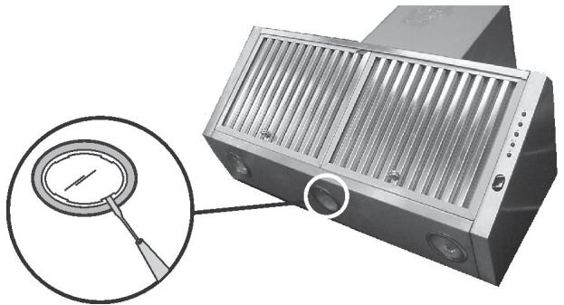 DE DIETRICH DHD694XE1 - -Changing the halogen lamps: - 1