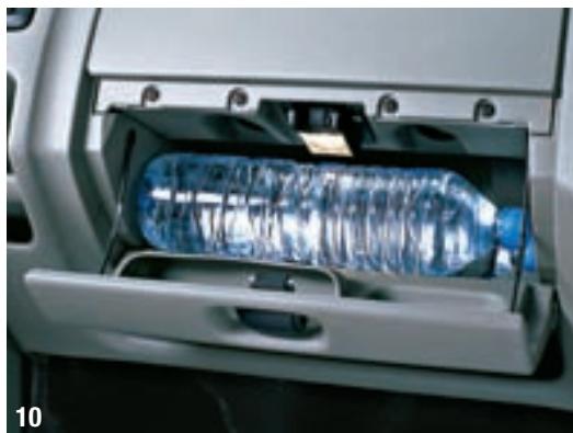 RENAULT TRAFIC - ANNEAUX D'ARRIMAGE - 10