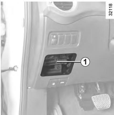 RENAULT KOLEOS 2012 - Éclaireurs arrêté 6 et éclaireur de coffre 7 - 4