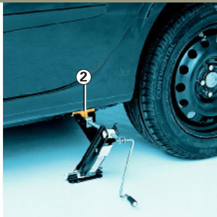 RENAULT LAGUNA 2 - Changement de ROUE - 3