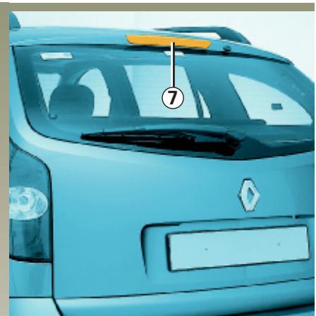 RENAULT LAGUNA 2 - FEUX arrière : remplacement des lampes - 4