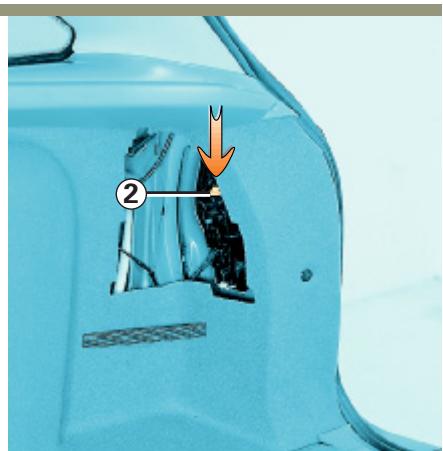 RENAULT LAGUNA 2 - FEUX arrière : remplacement des lampes - 2
