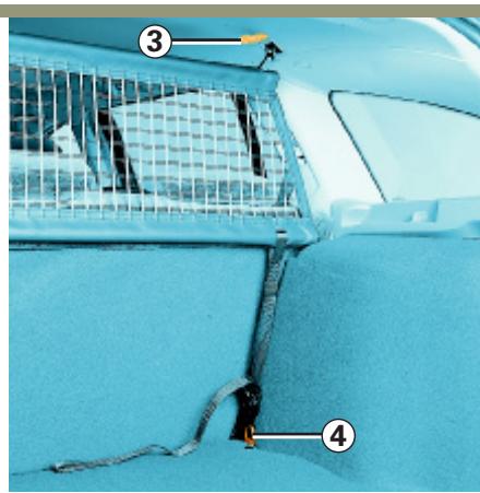 RENAULT LAGUNA 2 - Pose du filet de séparation derrière la banquette arrêté - 1