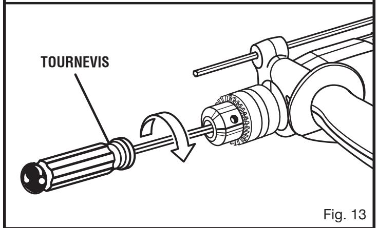 RYOBI D551H - SERrage d'un mandrin desserré - 2