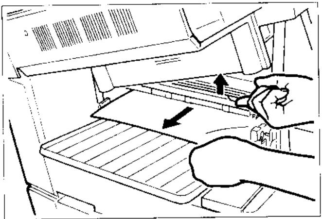 TOSHIBA 1550 - Fermer le bloc supérieur et puis le capot avant (se référer à la page 18). - 1