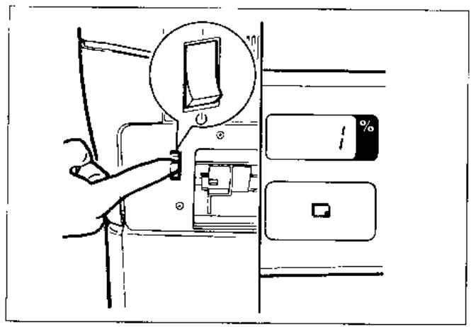 TOSHIBA 1550 - Mettre l'interrupteur d'énergie sous tension. - 1