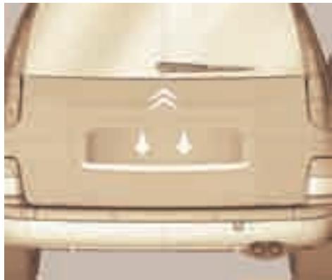 CITROEN C8 HDI EXCLUSIVE 2006 - Au remontage : - 1
