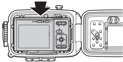 OLYMPUS PT-044 - Insérer l'appareil photo numérique - 1