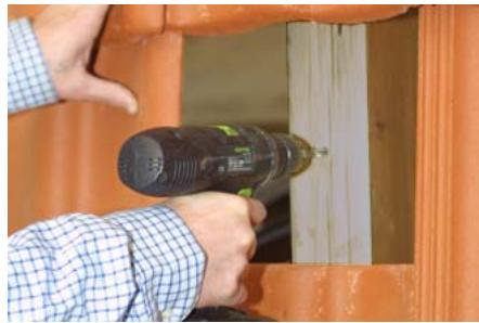 ELM LEBLANC CAPTEURS SOLAIRES FK260 - Tâche 1 - Fixer la tige de fixation: - 1