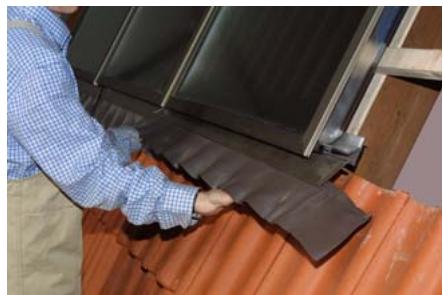 ELM LEBLANC CAPTEURS SOLAIRES FK260 - Tâche 5 - Fixation des tôles supérieures: - 9