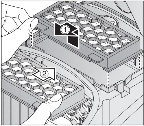 MIELE S2181 TITAN - Remplacement du filtre active HEPA - 1