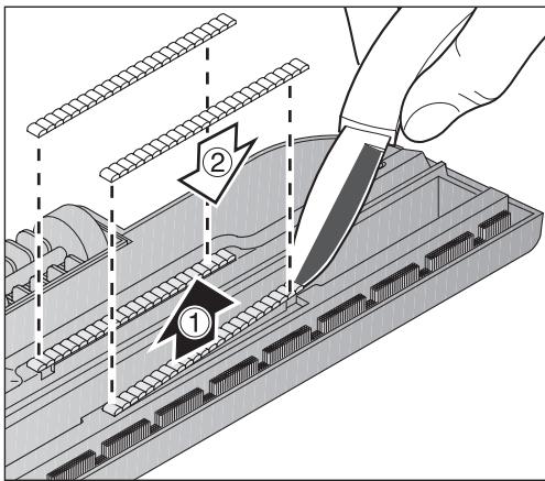 MIELE S2181 TITAN - Changing the thread catcher - 1