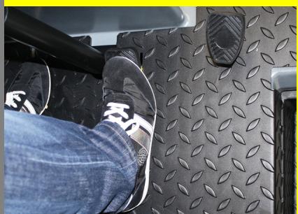 KARCHER BR BD 100 250 - Déplacer la balayeuse - 1