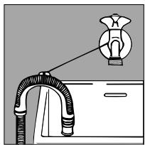 HOTPOINT AD 1600 - Raccordement du tuyau de vidange - 3