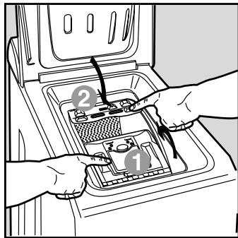 HOTPOINT AT 104 - How to open and shut the drum - 4