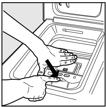 HOTPOINT AT 104 - Aforgódob kinyitása és bezárása - 2