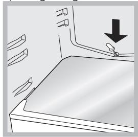 HOTPOINT EBM 17211 V D - Het ontdooien van het koelgedeelte. - 1