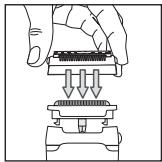 CALOR EP 7210 - N'utilisez jamais la brosse pour nettoyer la micro-grille (15). - 1