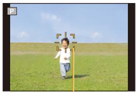 PANASONIC DMC TZ57 - Alignez le sujet avec le cadre du suivi MPA, et appuyez sur  pour le verrouiller sur le sujet. - 1
