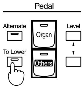 ROLAND AT15 - Déclenchement du son Pedal sur le clavier inférieur (bouton Pedal [To Lower]) - 1