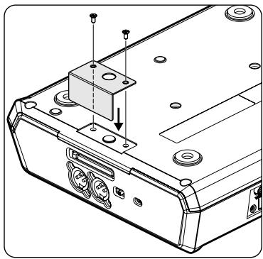 ROLAND CD-2 - Retournez le cd-2 et retirez le cache de protection de la carte. - 2