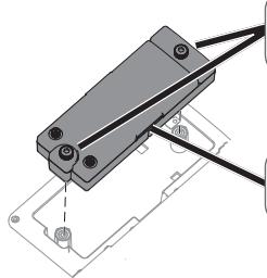 ROLAND AC-33 - Herausnehmen des Batteriefachs - 1