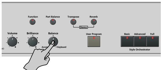 ROLAND KR103 - Adjusting the sound's volume and brilliance - 2
