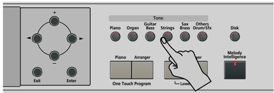ROLAND KR103 - Playing back a Tone demo song - 1