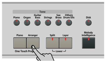ROLAND KR103 - Using the Arranger without a split (Piano Arranger mode) - 1