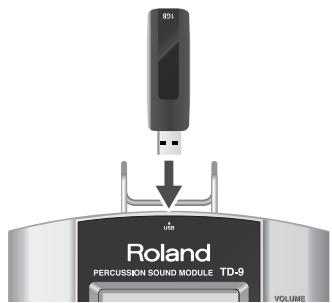 ROLAND TD-9 - Connexion d'une clé USB - 1