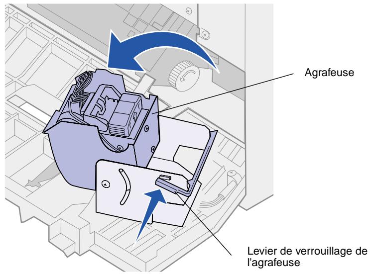 LEXMARK C910 - Installation de l'unité de finition et de son support - 4