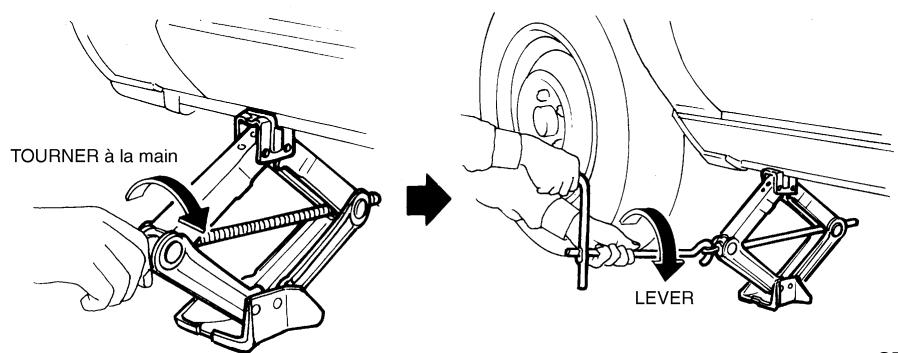 NISSAN 350Z 2003 - Lisez attentivement l'étiquette de précaution qui se trouve sur le cric et suivez les instructions suivantes : - 1