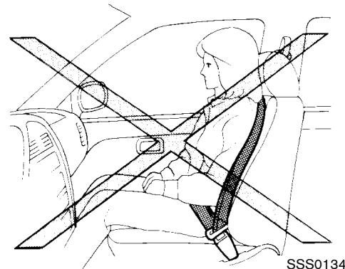 NISSAN PATHFINDER 2003 - CEINTURES DE SECURITE - 4