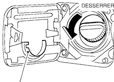 NISSAN PATHFINDER 2003 - FONCTIONNEMENT D'OUVERTURE - 2