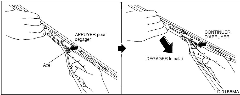 NISSAN PATHFINDER 2003 - BALAIS D'ESSUIE-GLACE DE PARE-BRISE - 1