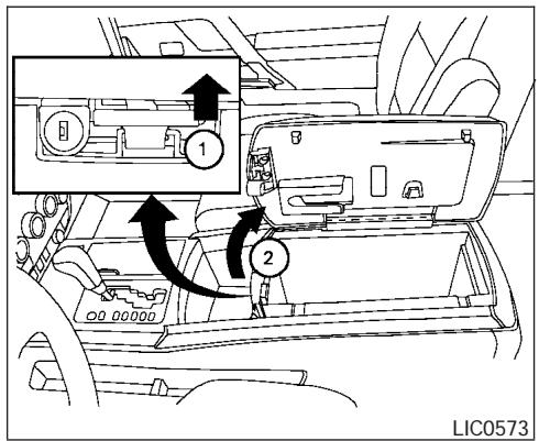 NISSAN PATHFINDER ARMADA 2004 - ATTENTION - 2